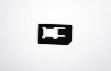 Het omzetten van Nano Sim in Normale Sim-Adapter