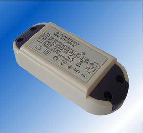 12V Constant Voltage Geleid de Bestuurdersip65 en61000-3-2 ROHS Ce van gelijkstroom 1A 12W