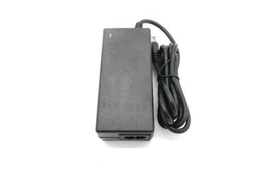 De elektrovoeding van de Desktopomschakeling/Externe 12V 5A-Adapter