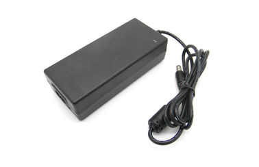 De elektrovoeding van de Desktopomschakeling/Externe 12V 5A-Adapter