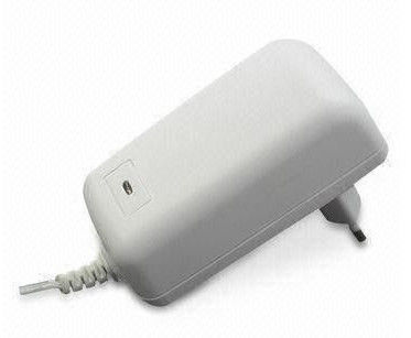 Witte 20W Externe AC gelijkstroom Omschakelingsvoeding 12v, Hoog rendement