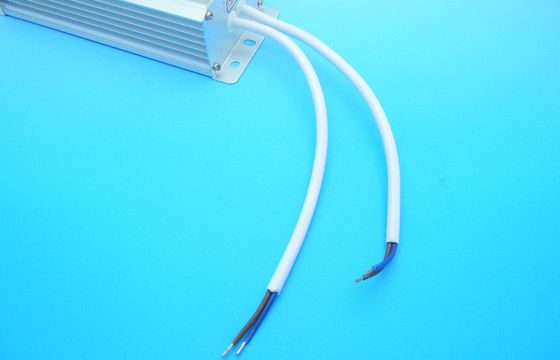 60w waterdichte de voeding Constante Huidige van de hoofd aluminium elektrolytische condensator IP68 Bestuurder