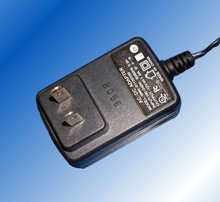 De Europese Muur zet Machtsadapter op