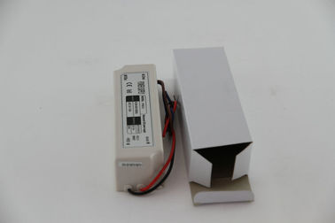 Waterdichte IP67 60W Constante Voltage HOOFDbestuurder 120V AC, Geïsoleerd Plastic Geval