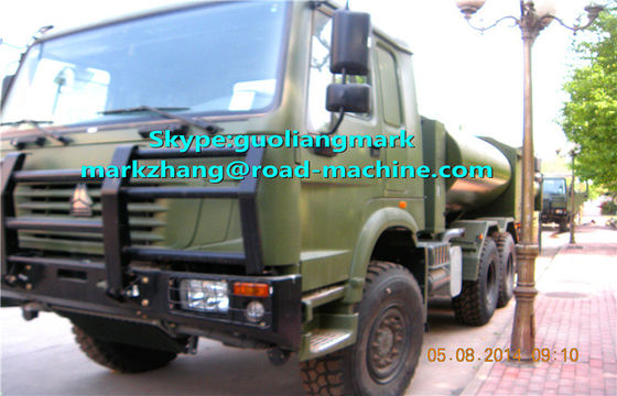 Van de het Watertanker van SINOTRUK HOWO de Groene Militaire 6*4 Vrachtwagen 25000L met EURO Standaardlhd OF RHD