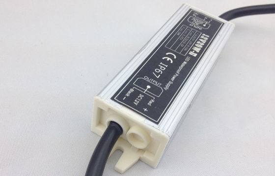 Constante het Voltage LEIDENE van de kortsluitingbescherming Voedingdc12v 20W Openluchtlichten